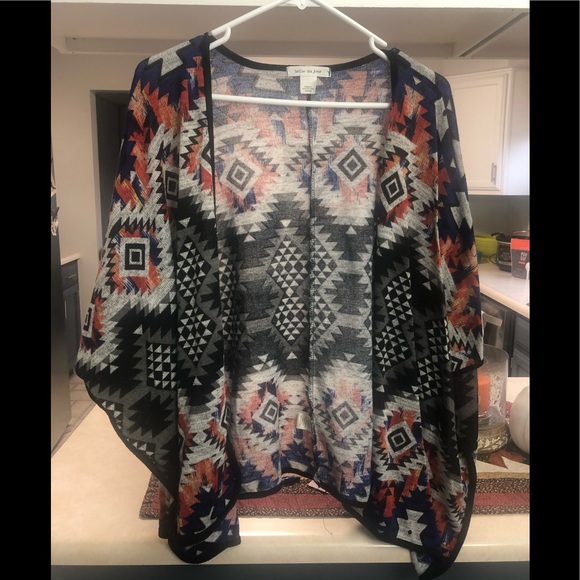 Patterned poncho. Boho vibe. EUC - Picture 1 of 5